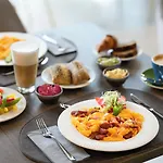 酒店 Kenese Bay Garden & Conference 4*
