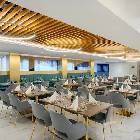 Hotel Kenese Bay Garden & Conference