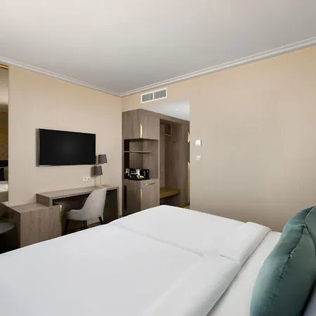 Kenese Bay Garden Resort&conference Hotel 4*