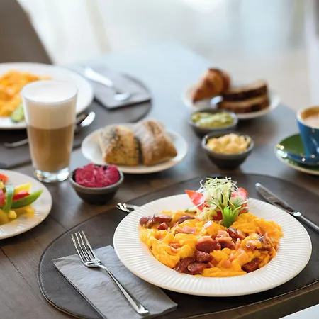 酒店 Kenese Bay Garden & Conference 4*