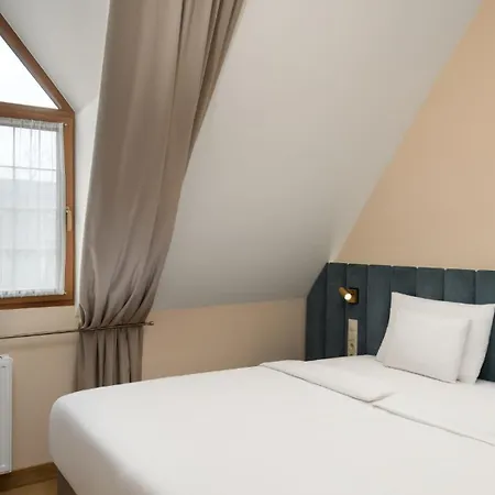 Szálloda Kenese Bay Garden & Conference 4*