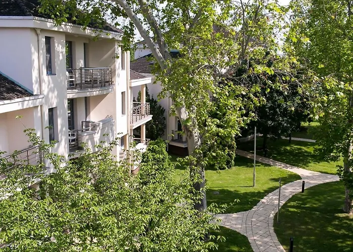Kenese Bay Garden & Conference Hotel